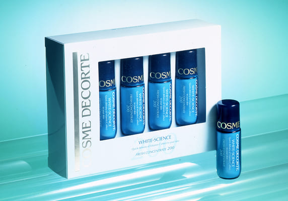 Award of the Marie Claire Les Prix d&acute;Excellence de la beauté Japan Honorable Mention to COSME DECORTÉ White-Science Fresh Concentrate