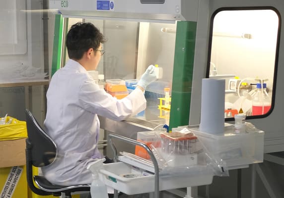 フランス分室 研究風景画像