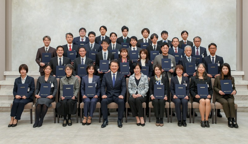 受賞者の集合写真