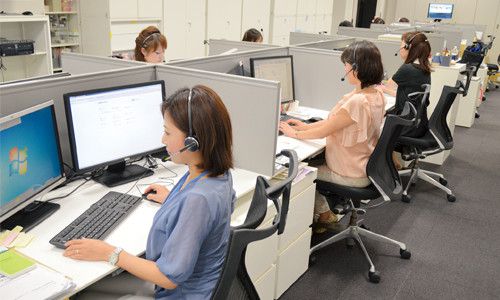 お客様相談室　業務風景の画像