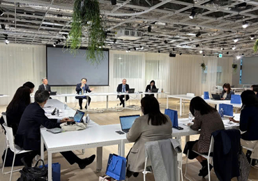 決算説明会の様子の画像